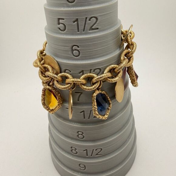 Vintage Emmons gold tone metal and glass "charm" bracelet! - Picture 14 of 14